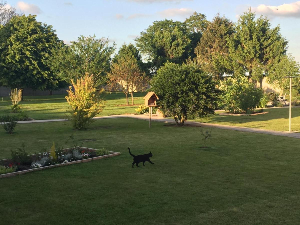 Les Chambres De Paule Thieulloy-l'Abbaye Zewnętrze zdjęcie